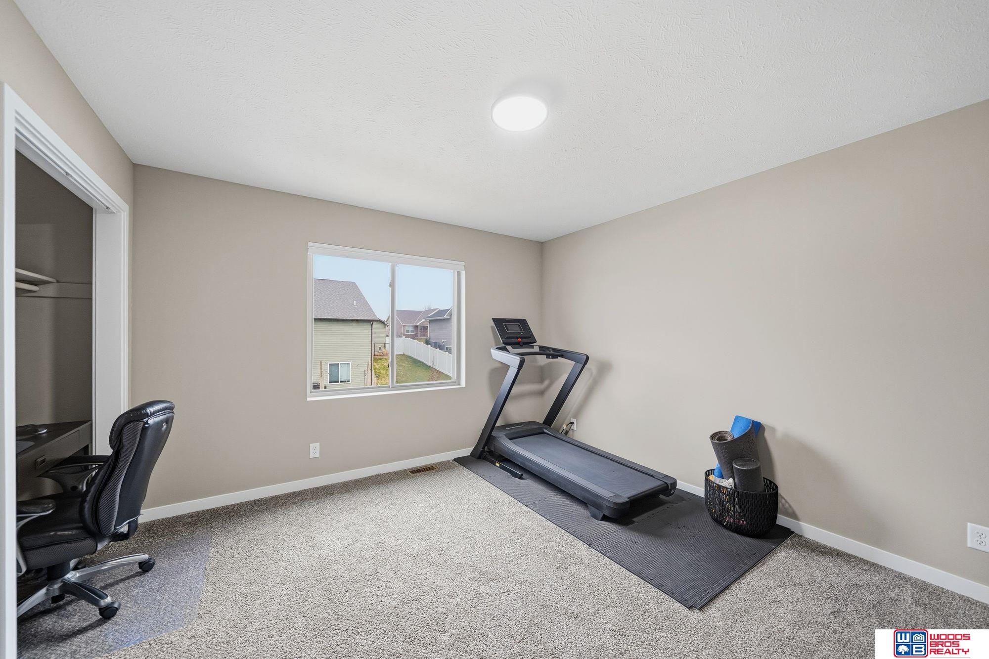 5018 W Hillsboro Drive