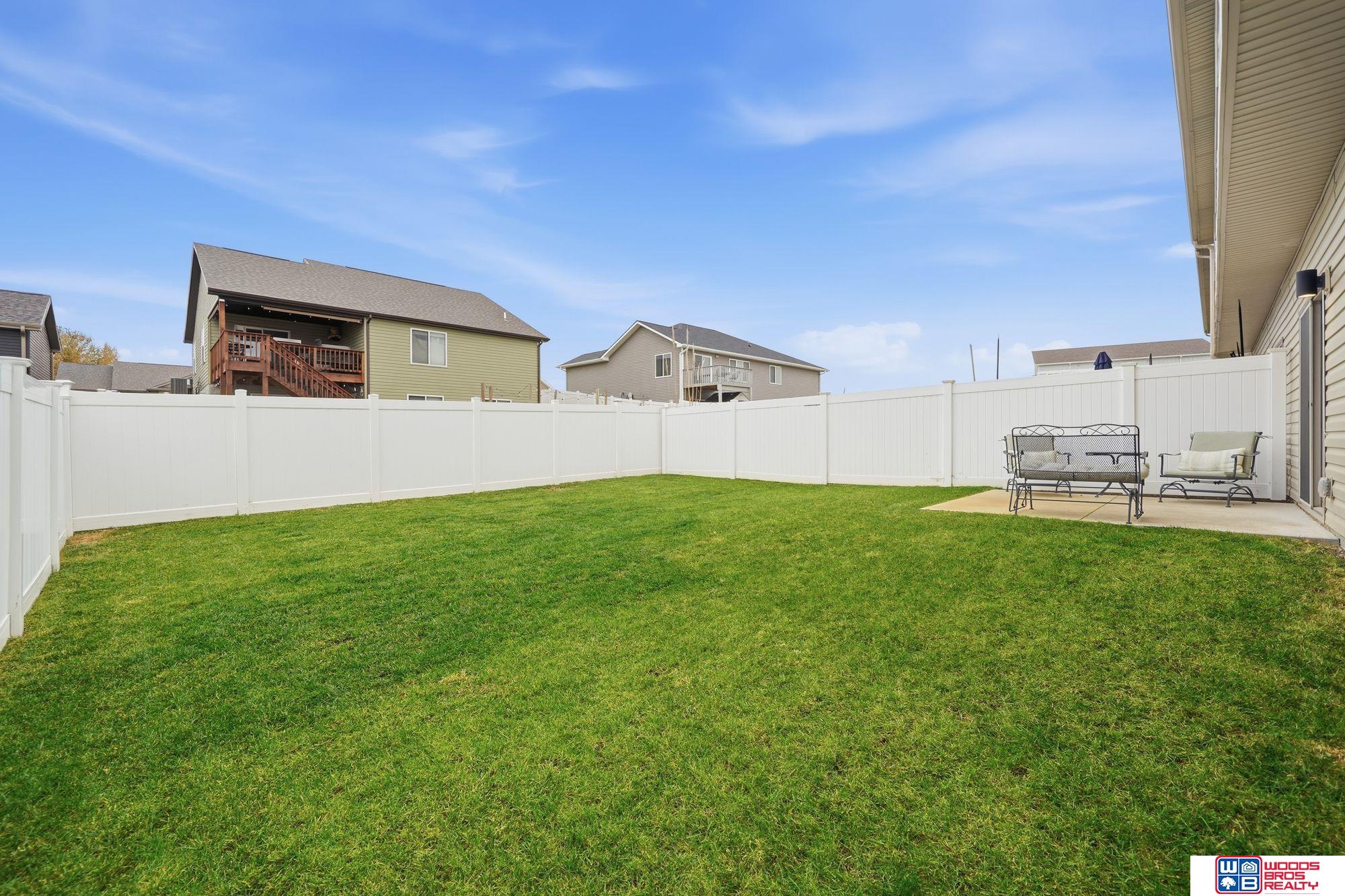 5018 W Hillsboro Drive