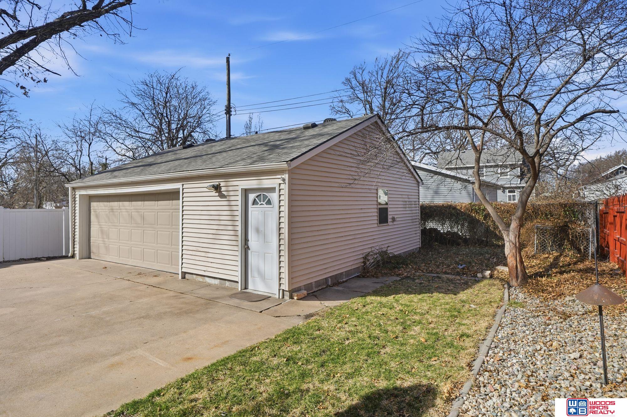 833 Elmwood Avenue