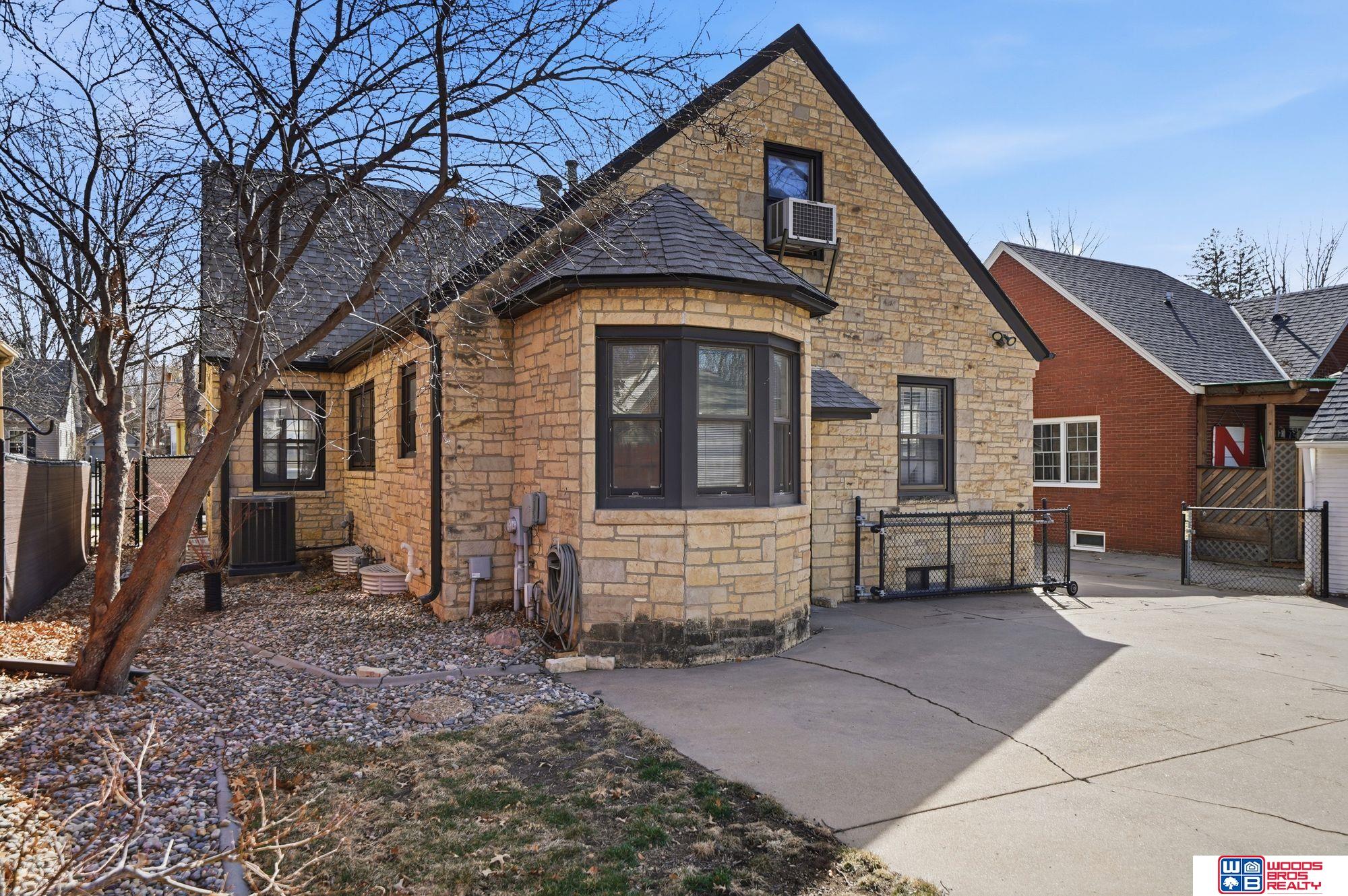 833 Elmwood Avenue