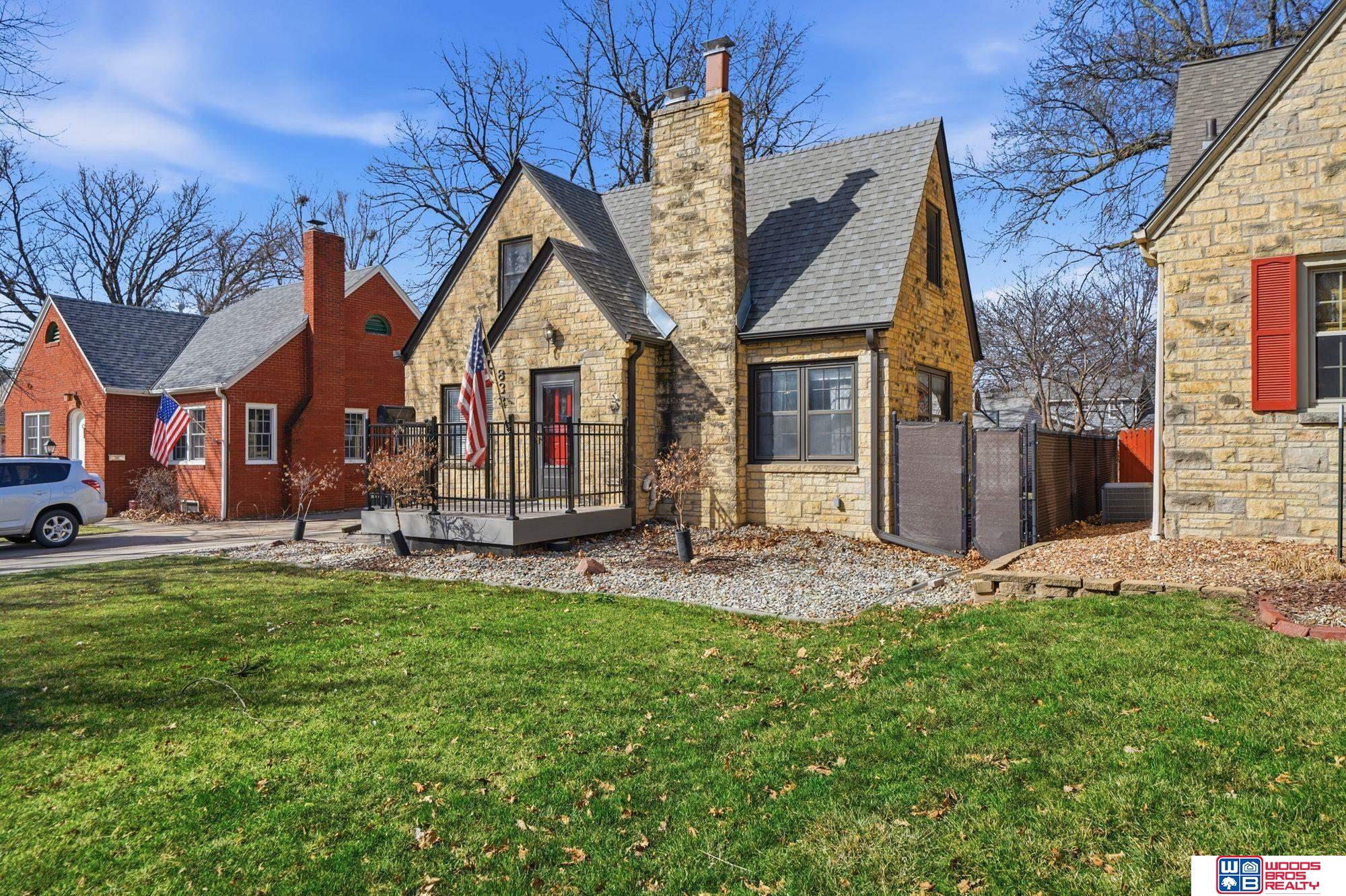 833 Elmwood Avenue
