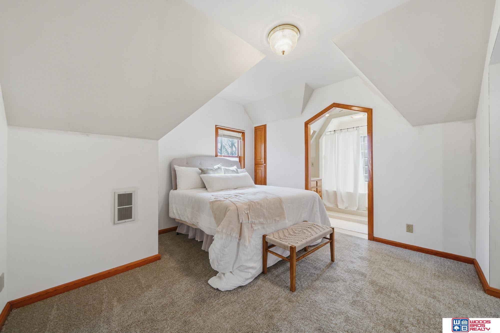 833 Elmwood Avenue