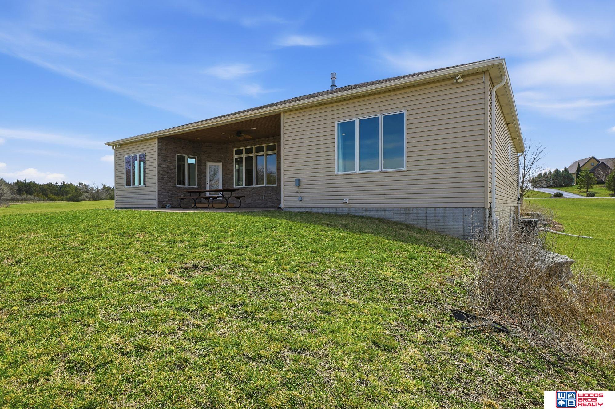 1530 Deer Trail