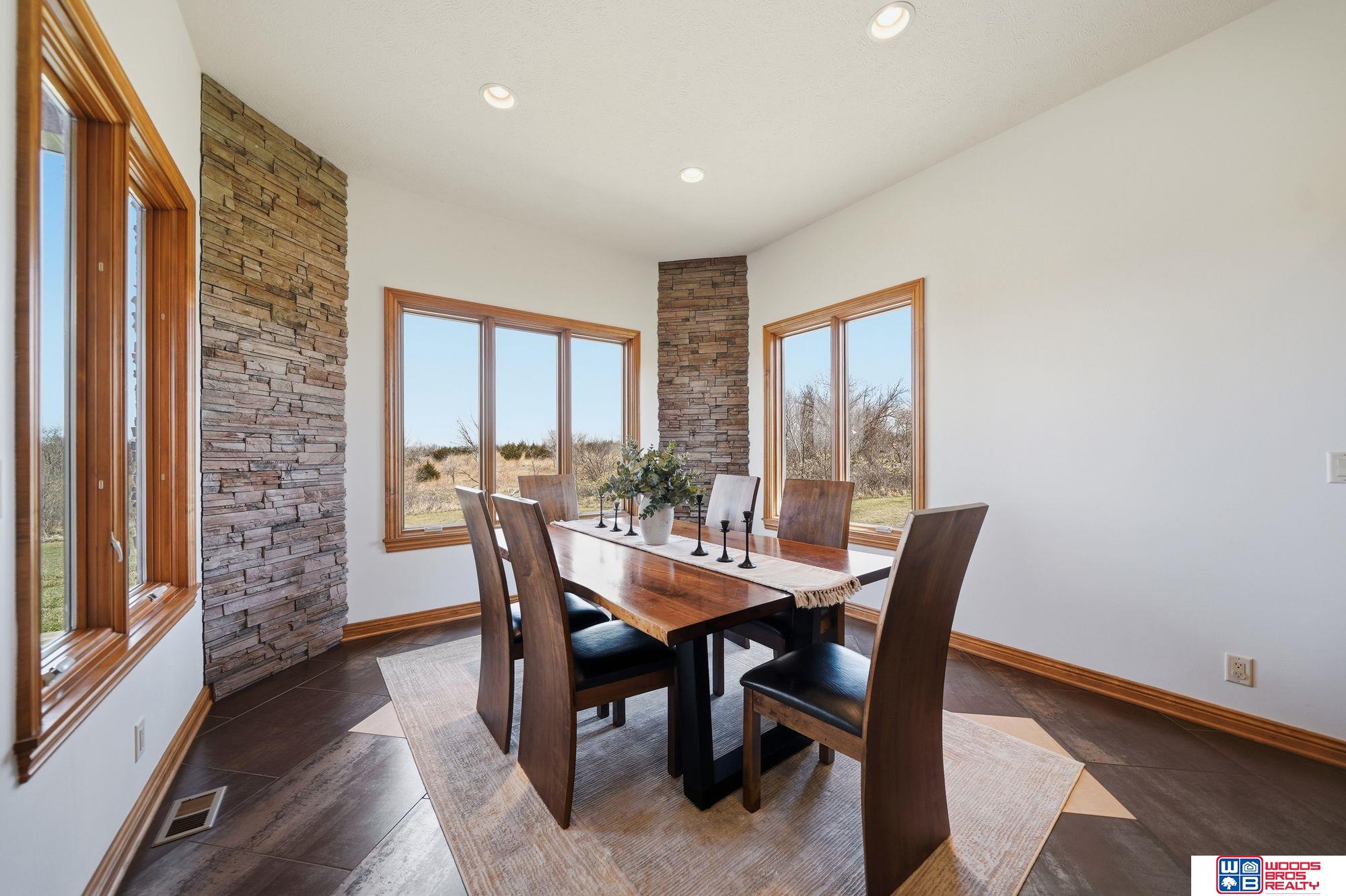 1530 Deer Trail