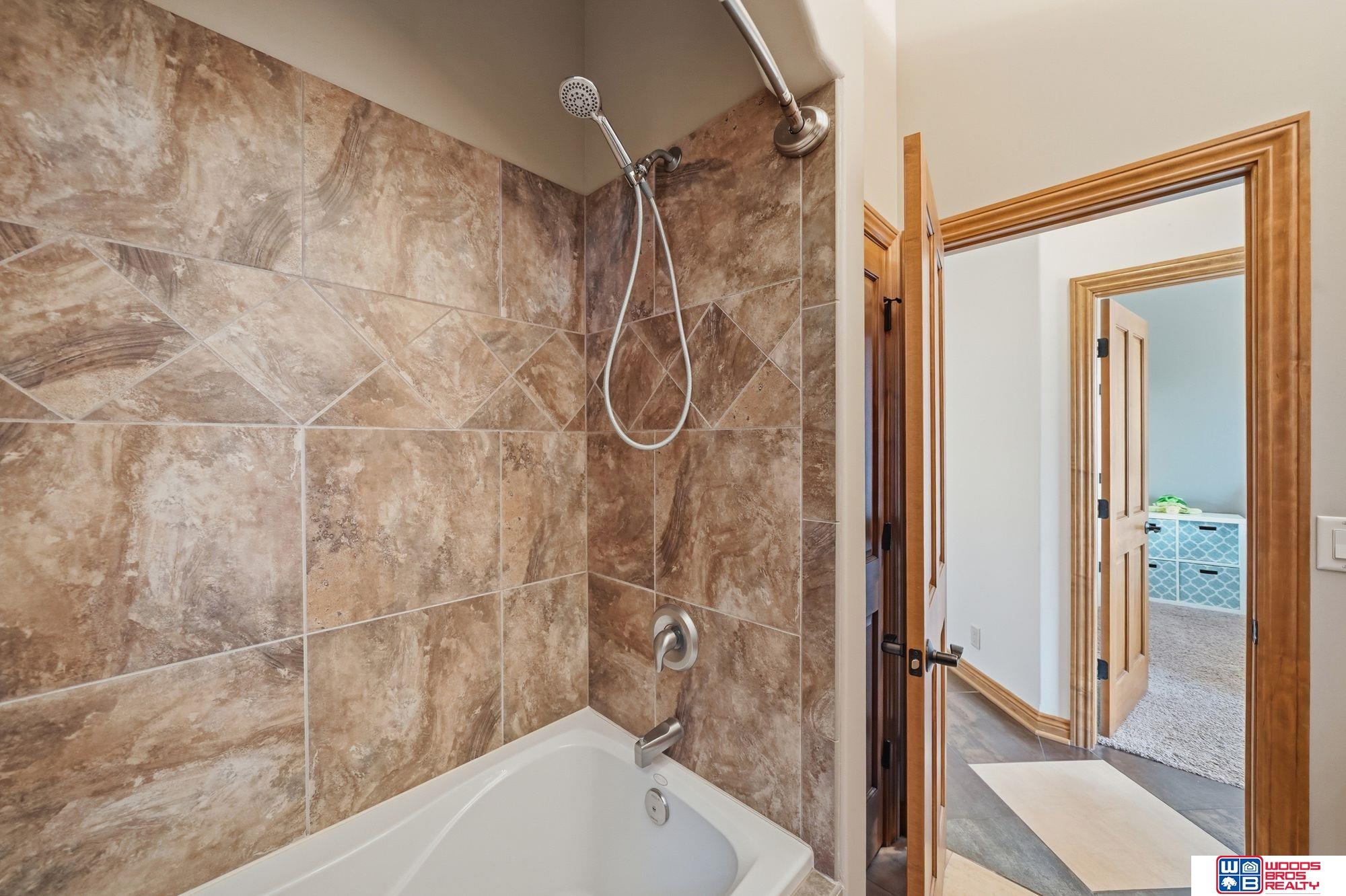 1530 Deer Trail