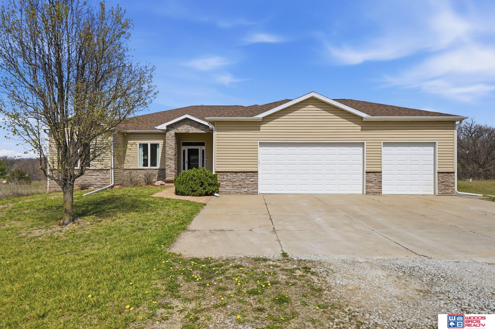 1530 Deer Trail