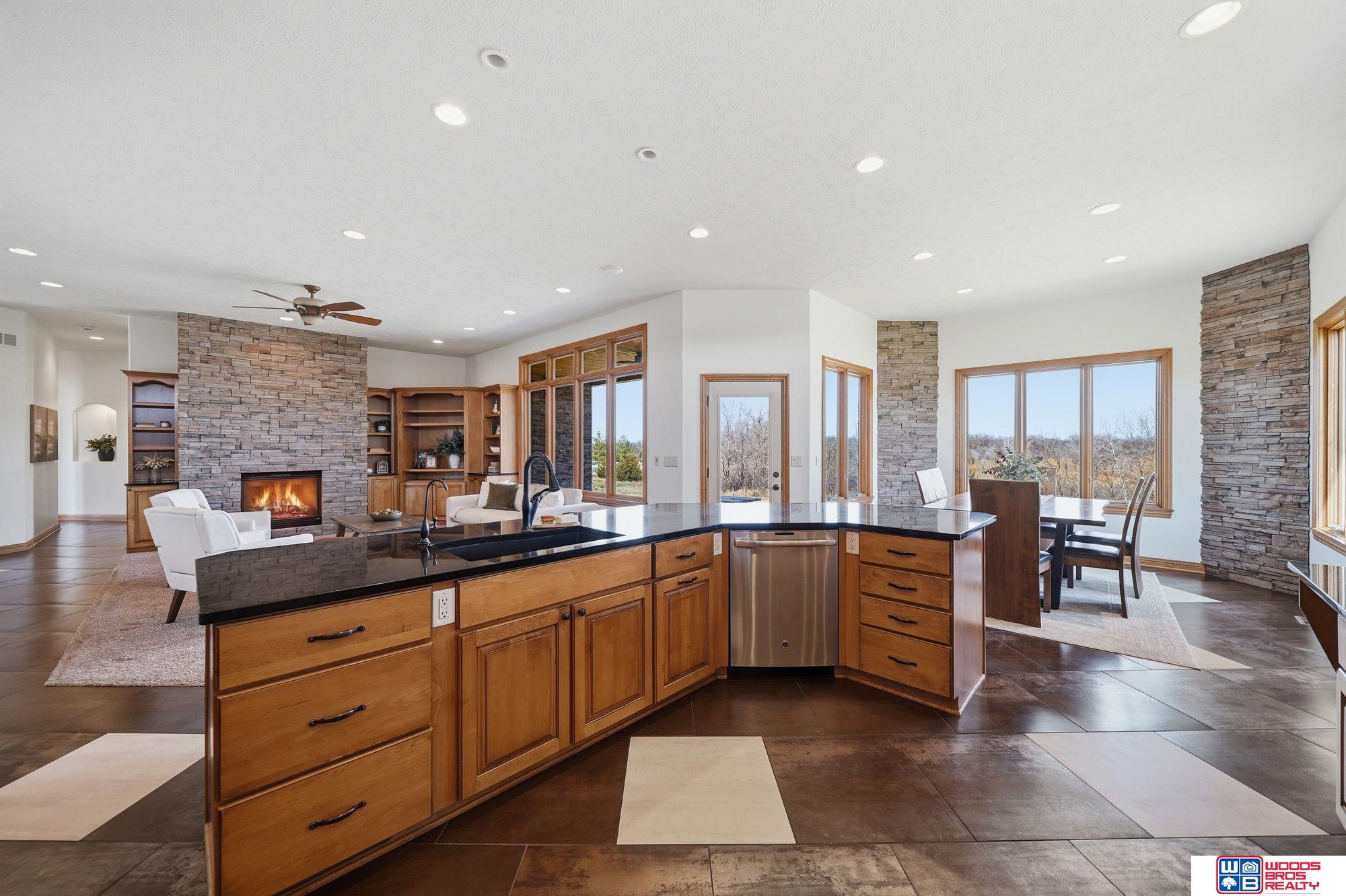 1530 Deer Trail