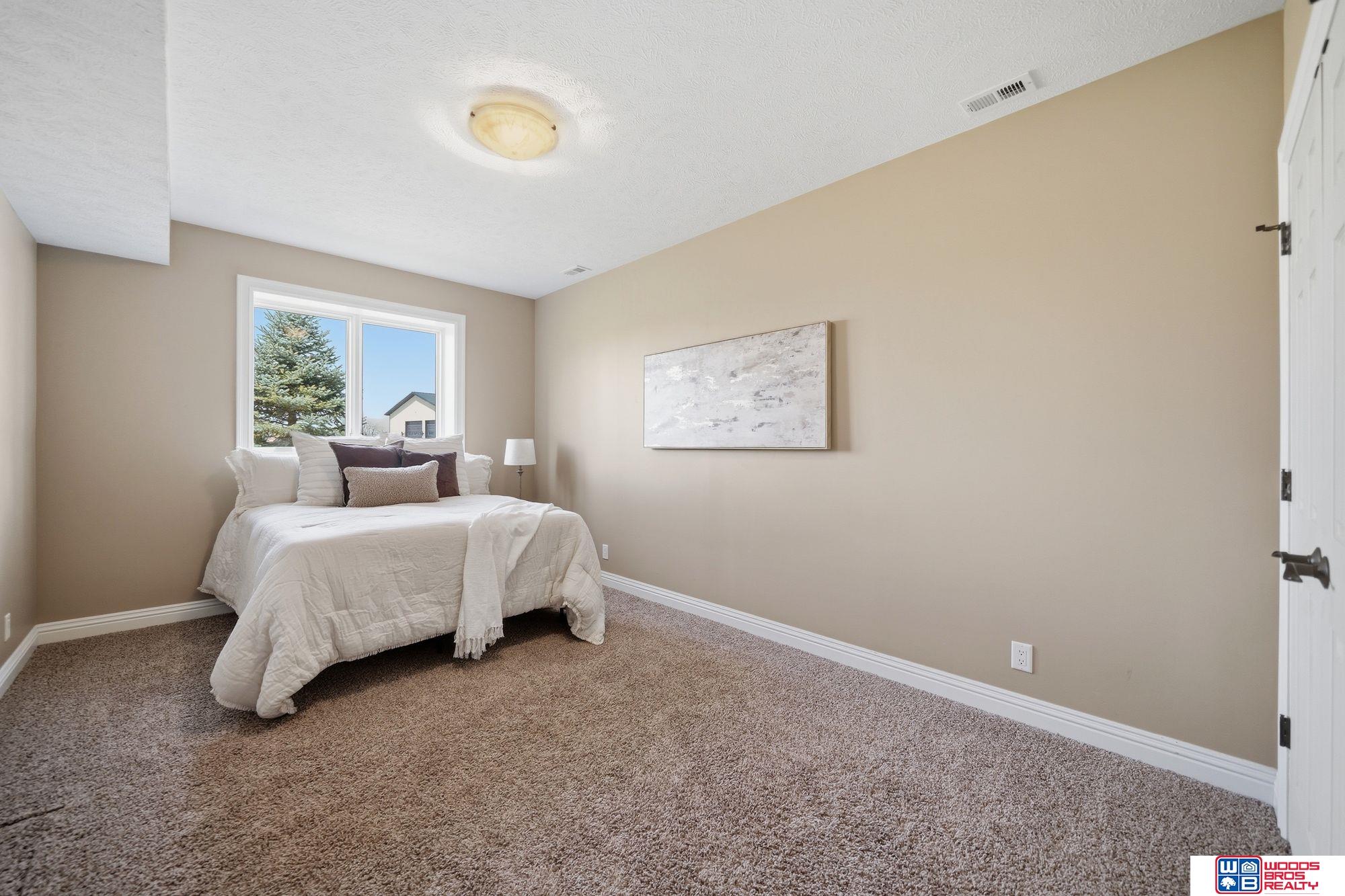 1530 Deer Trail
