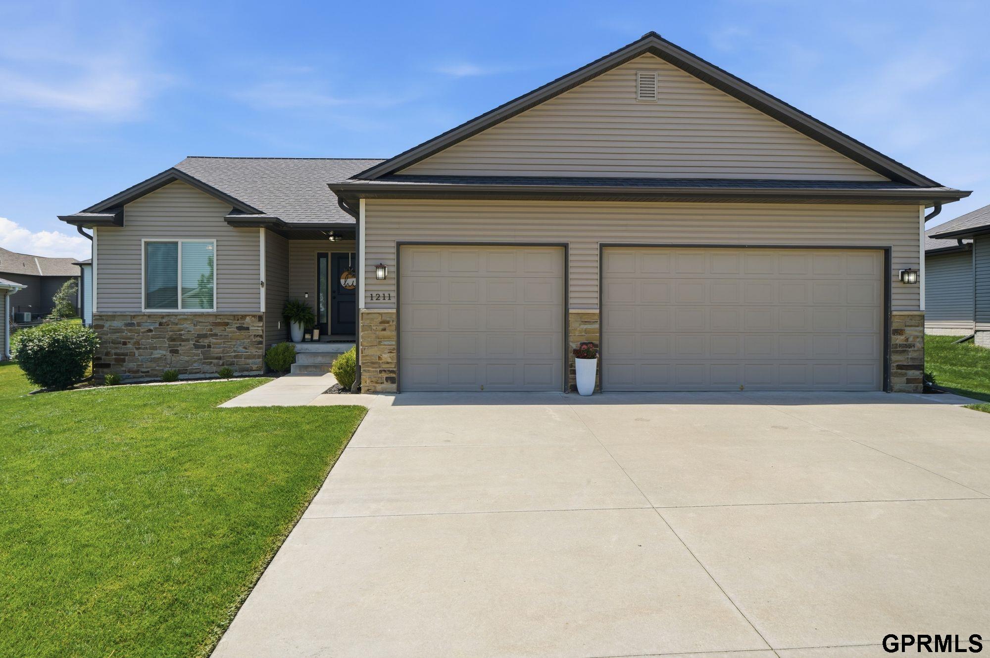 1211 Autumn Road
