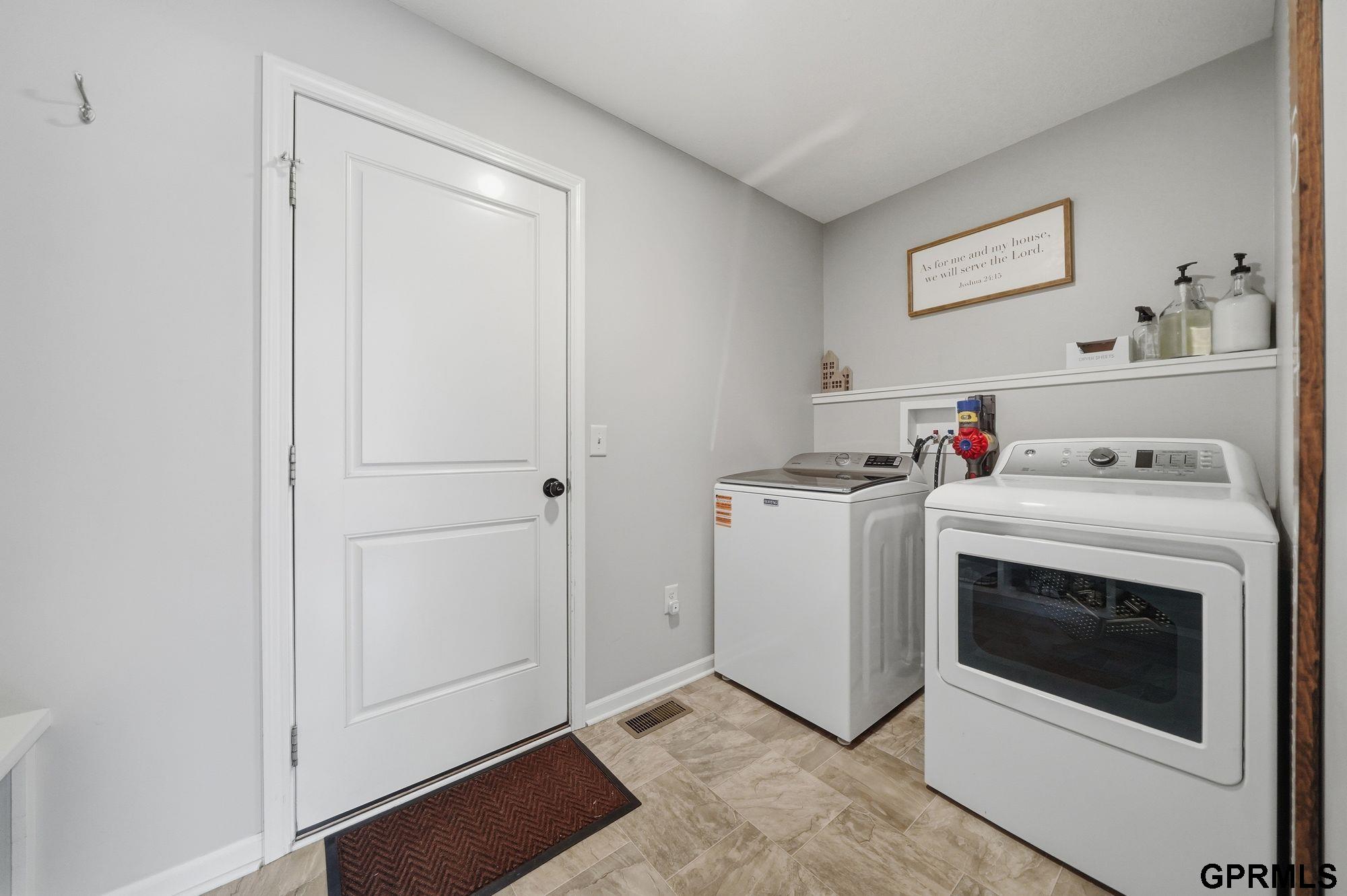 1211 Autumn Road