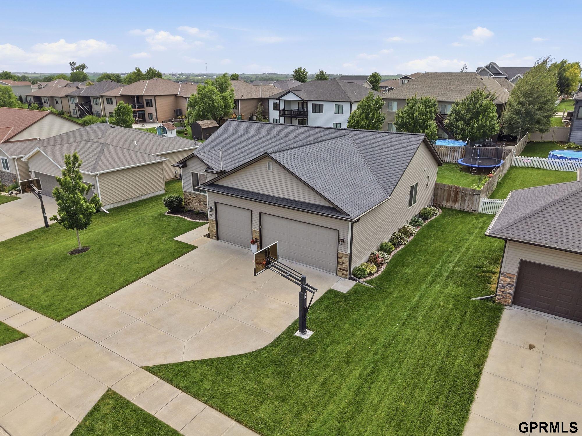 1211 Autumn Road