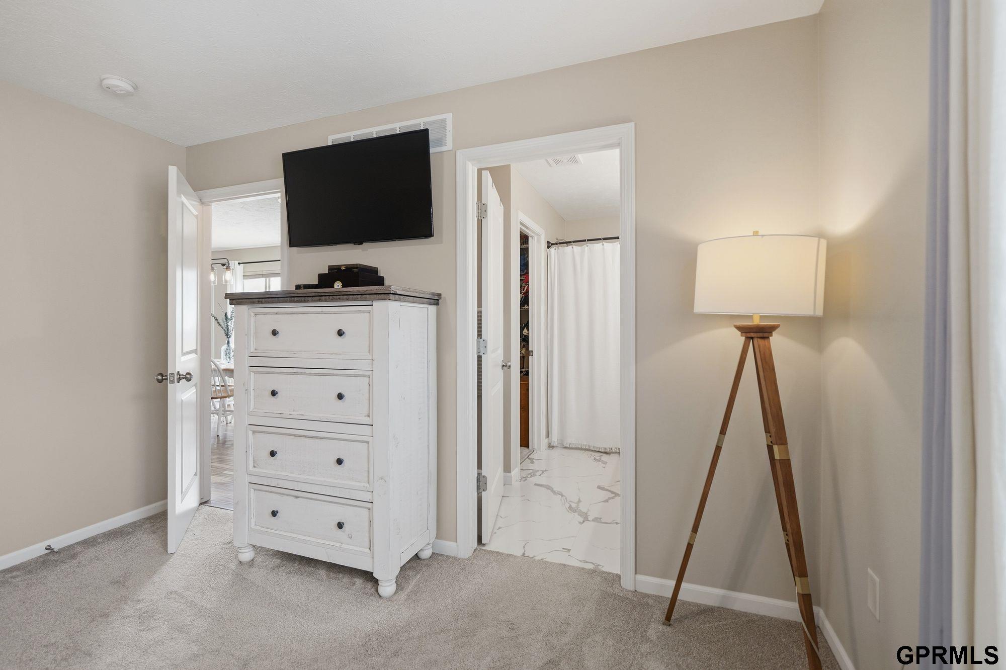 1211 Autumn Road