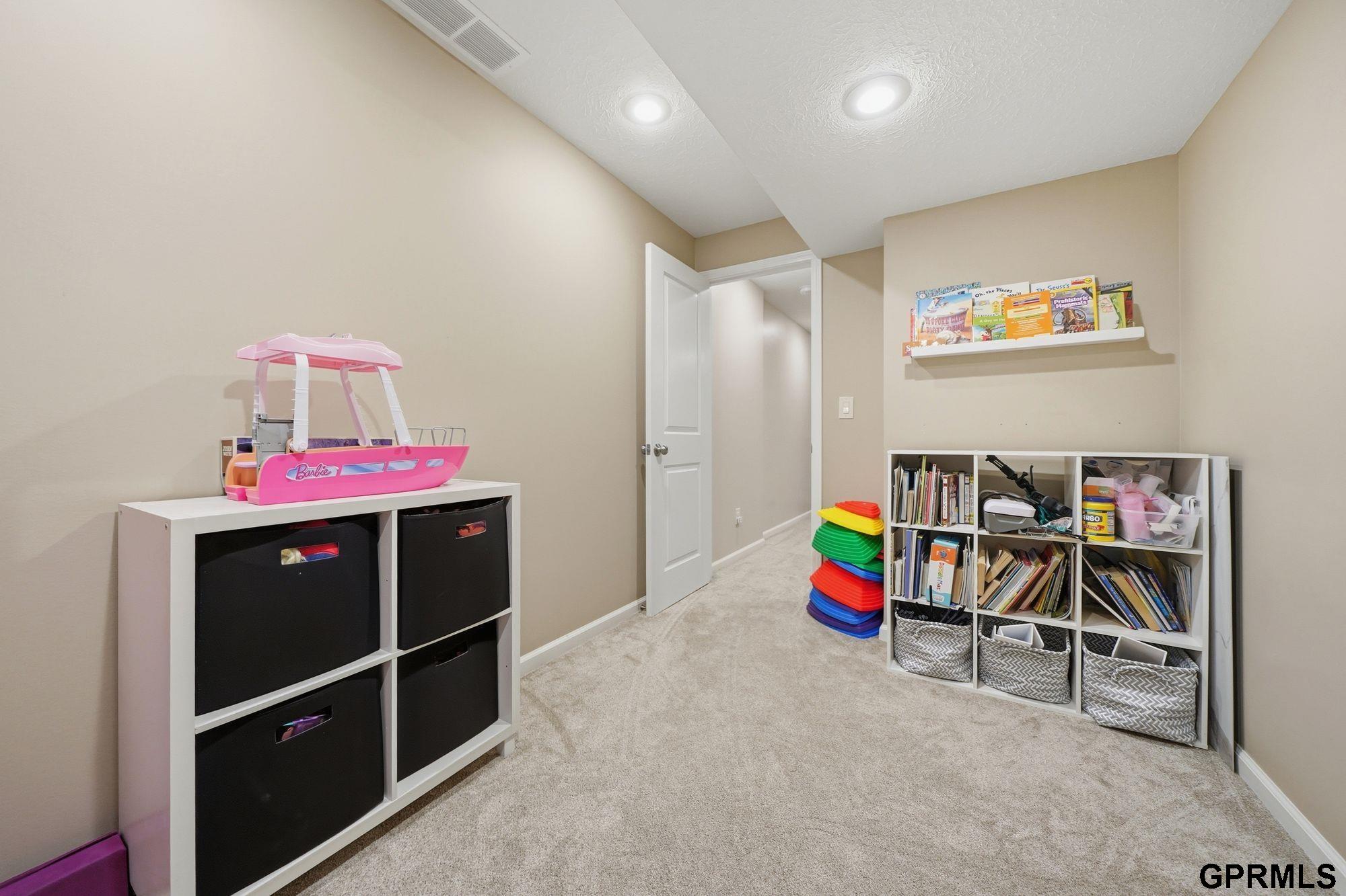 1211 Autumn Road