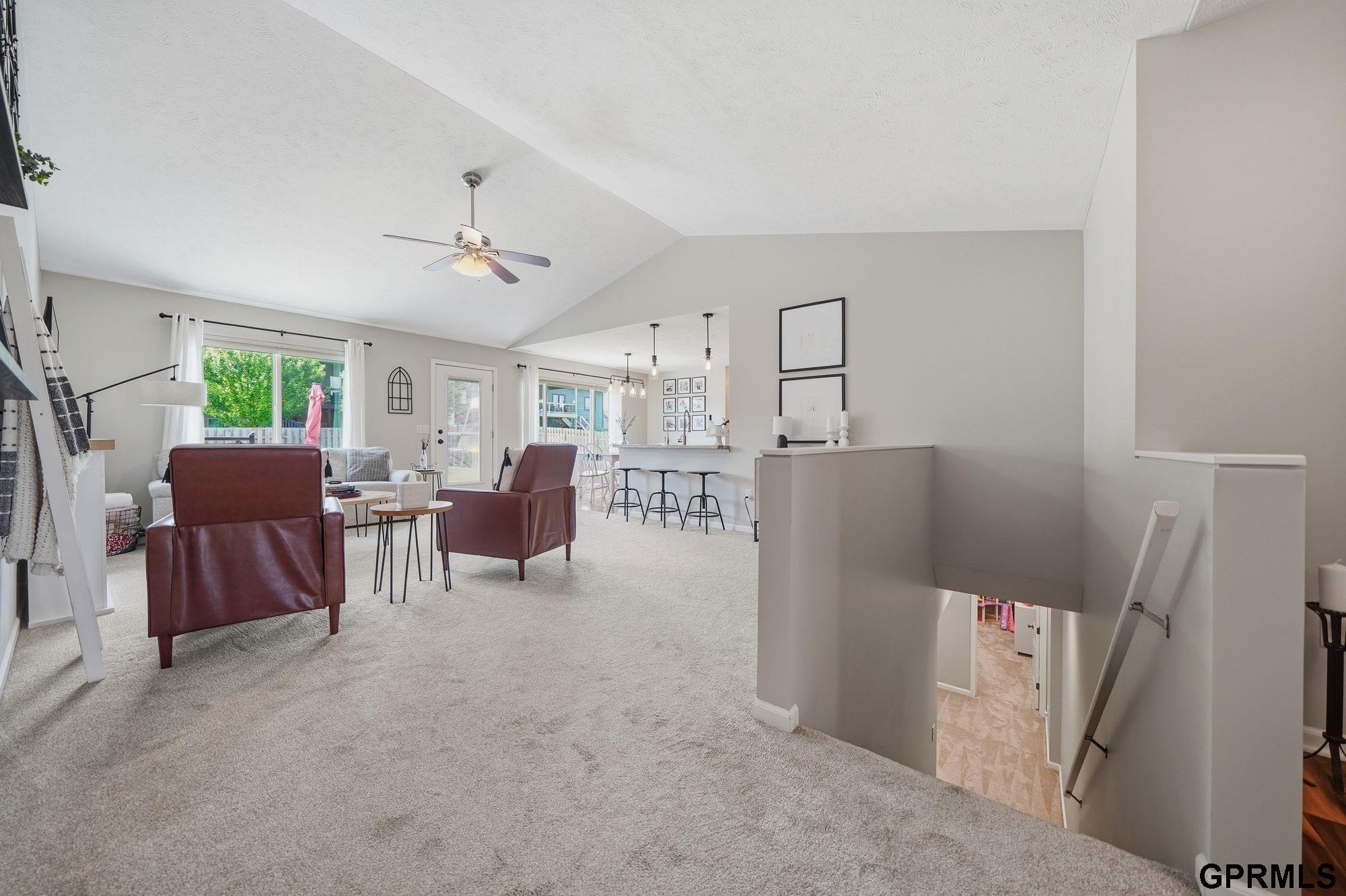 1211 Autumn Road