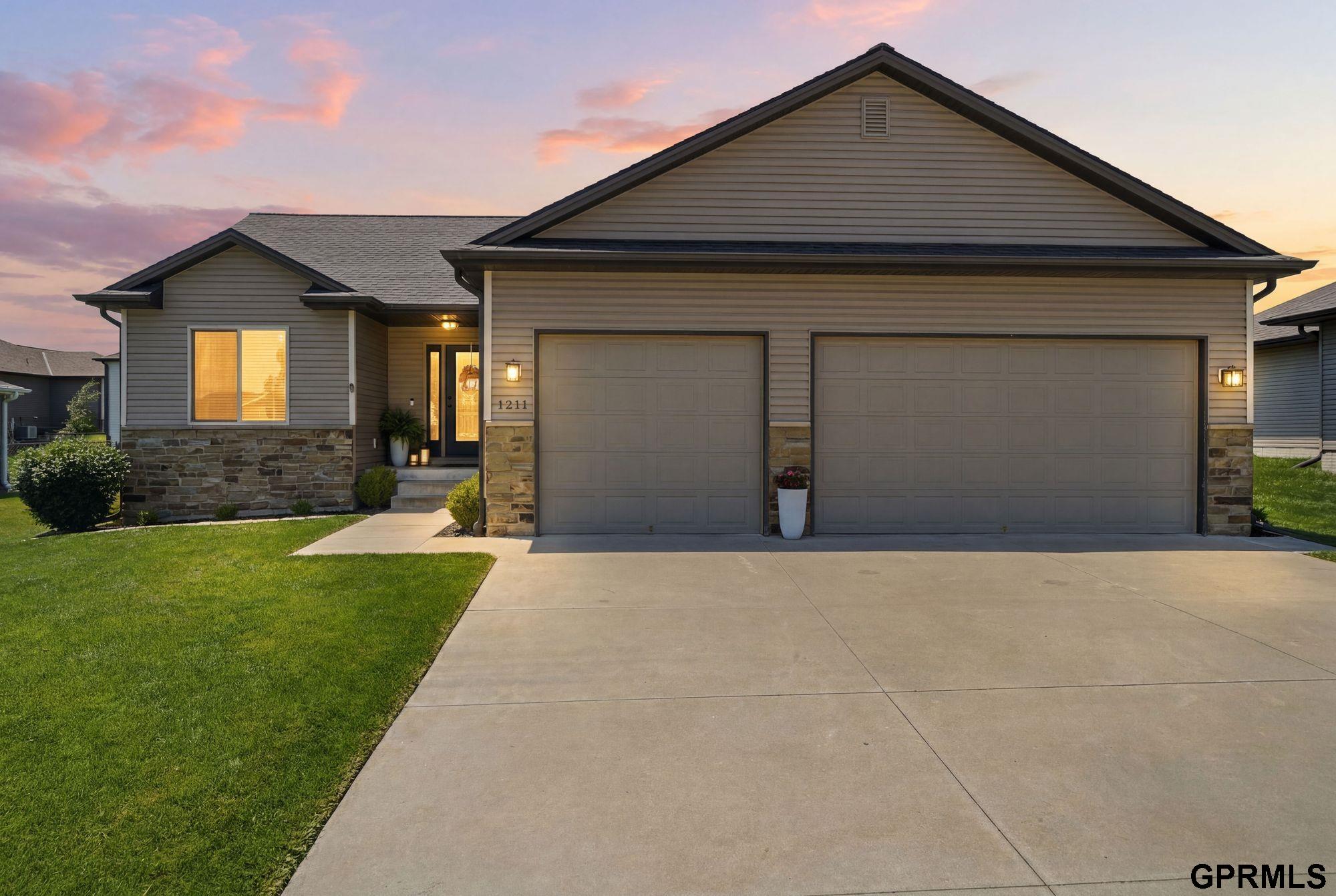 1211 Autumn Road