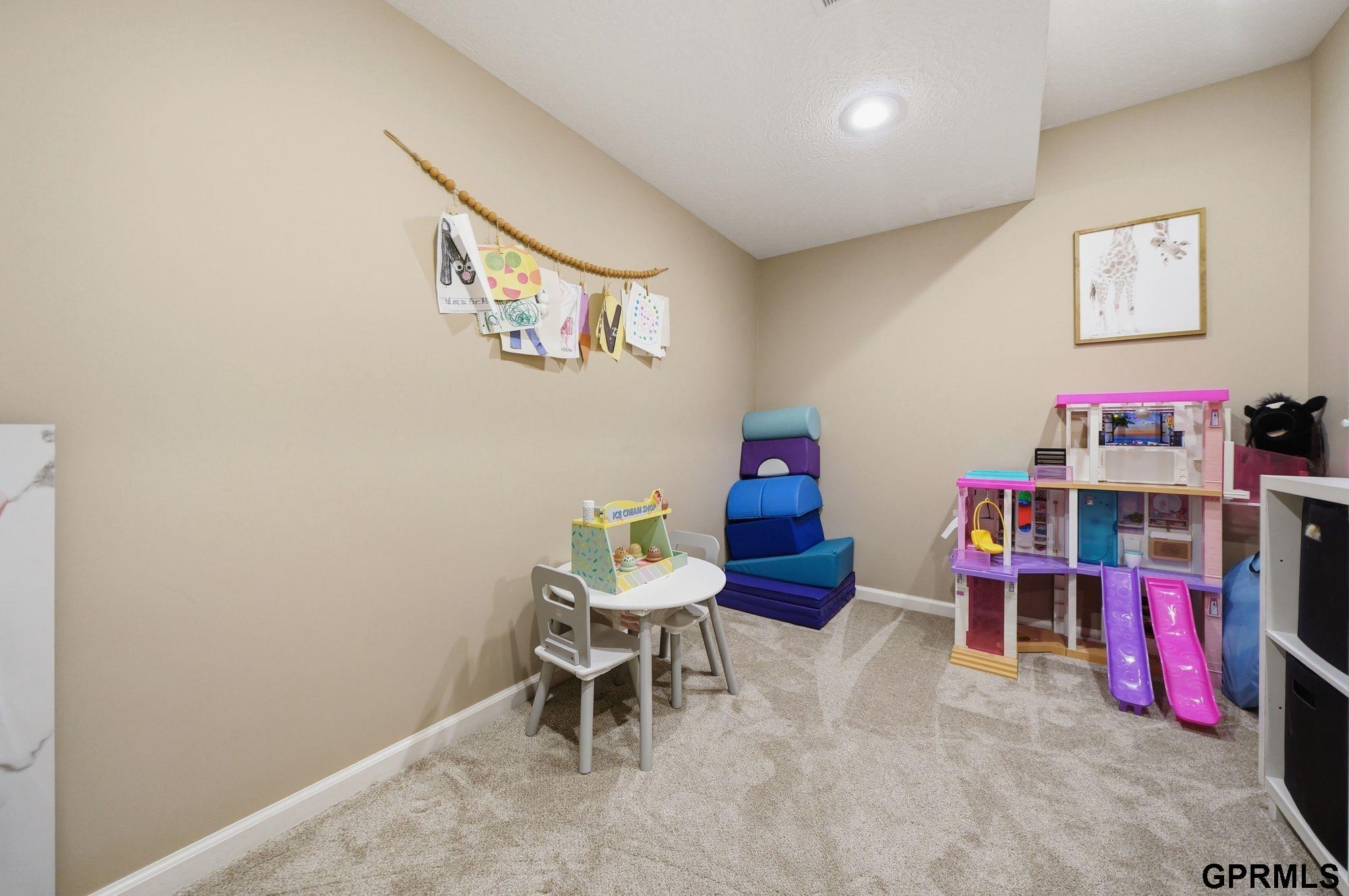 1211 Autumn Road