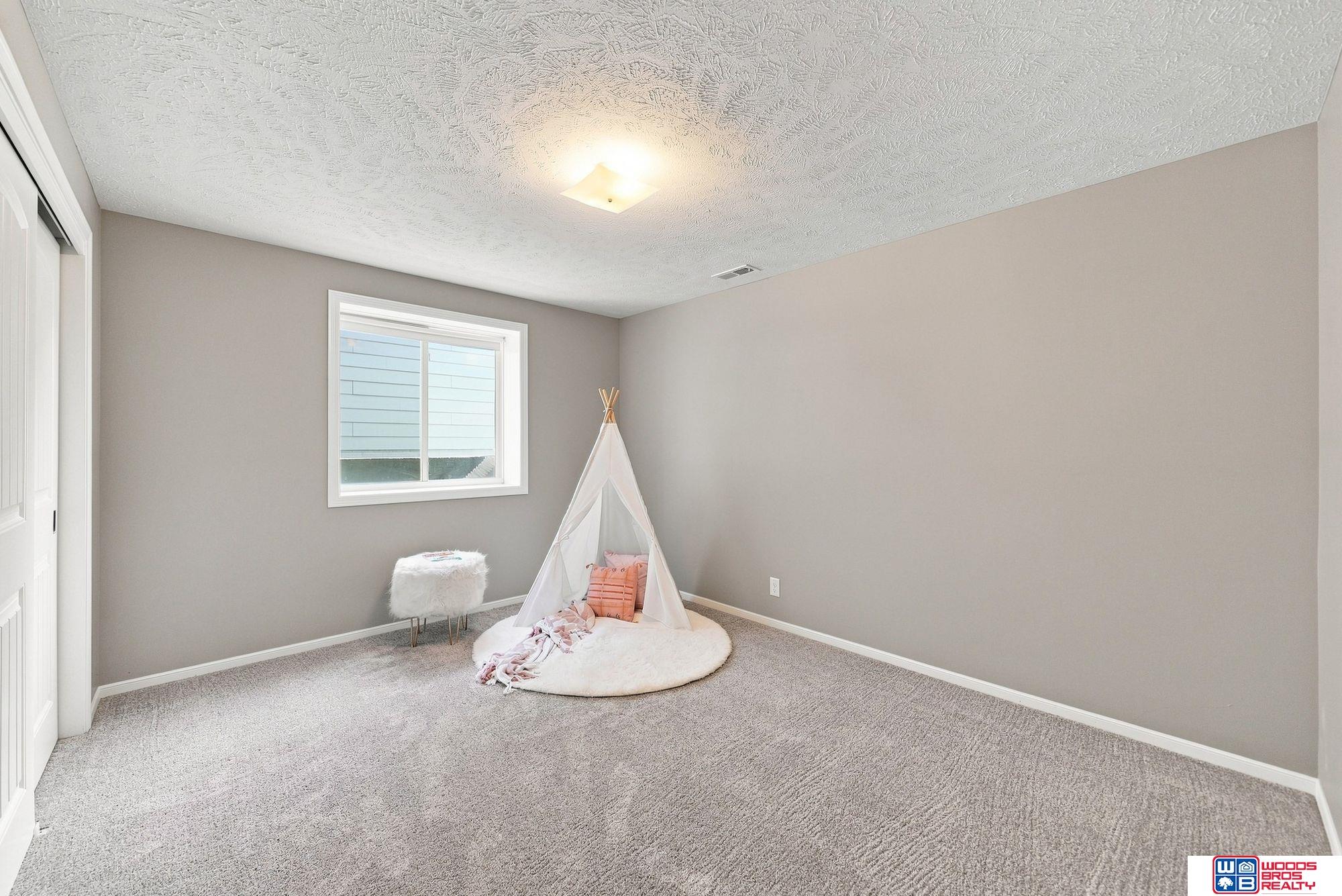 2729 NW Columbine Drive