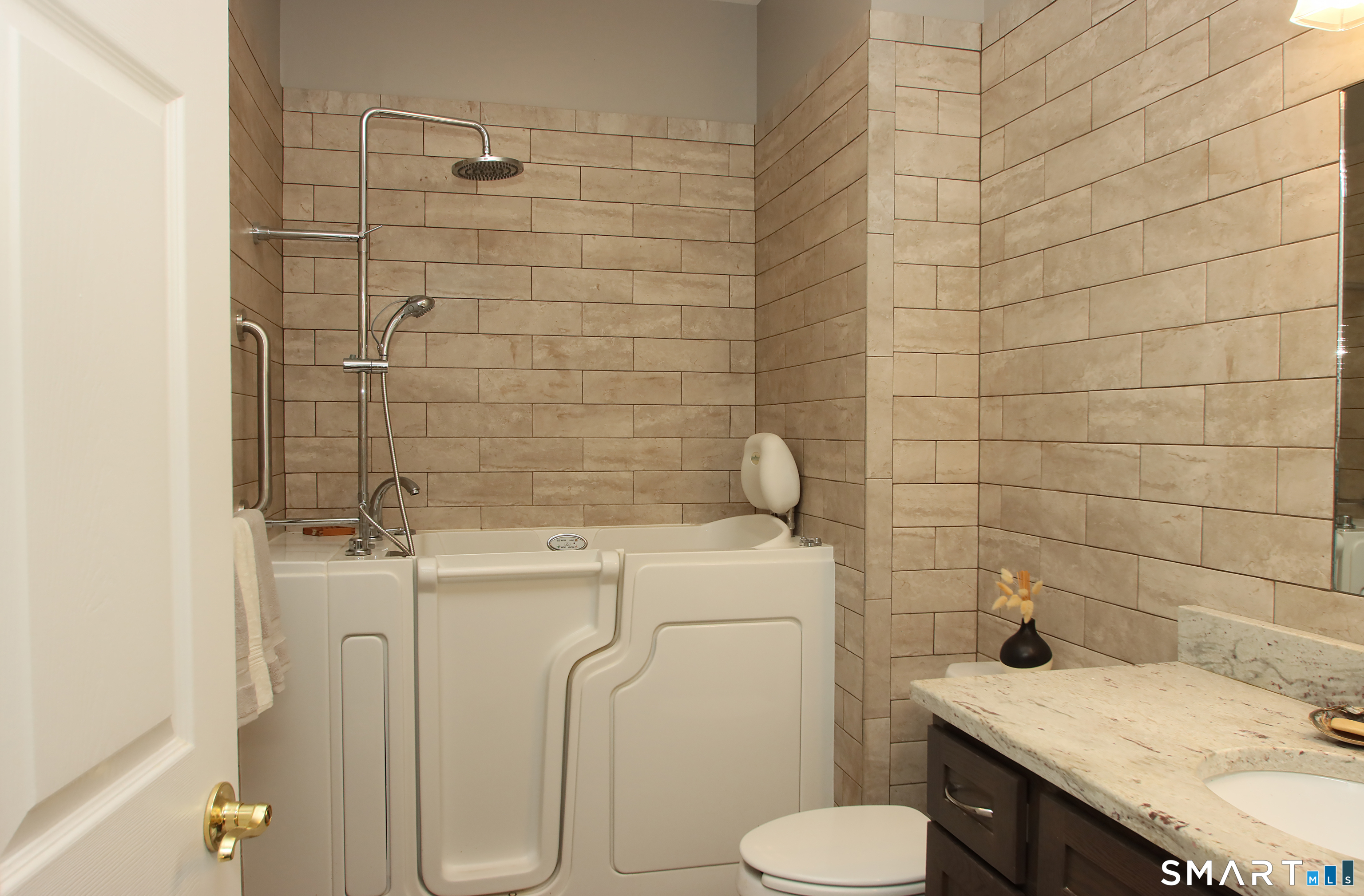107 Meadow Brook Road Unit: 107