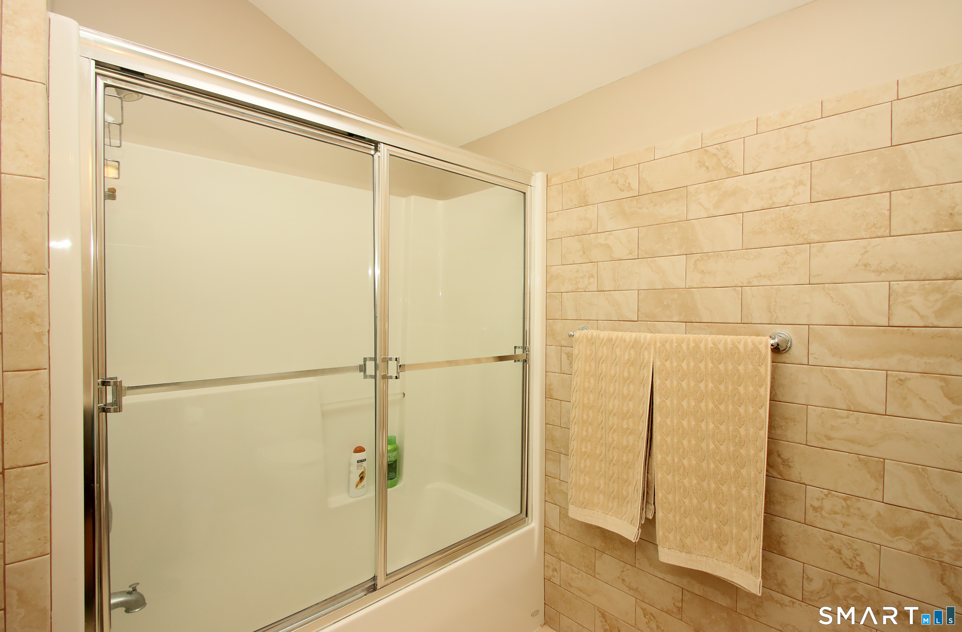 107 Meadow Brook Road Unit: 107
