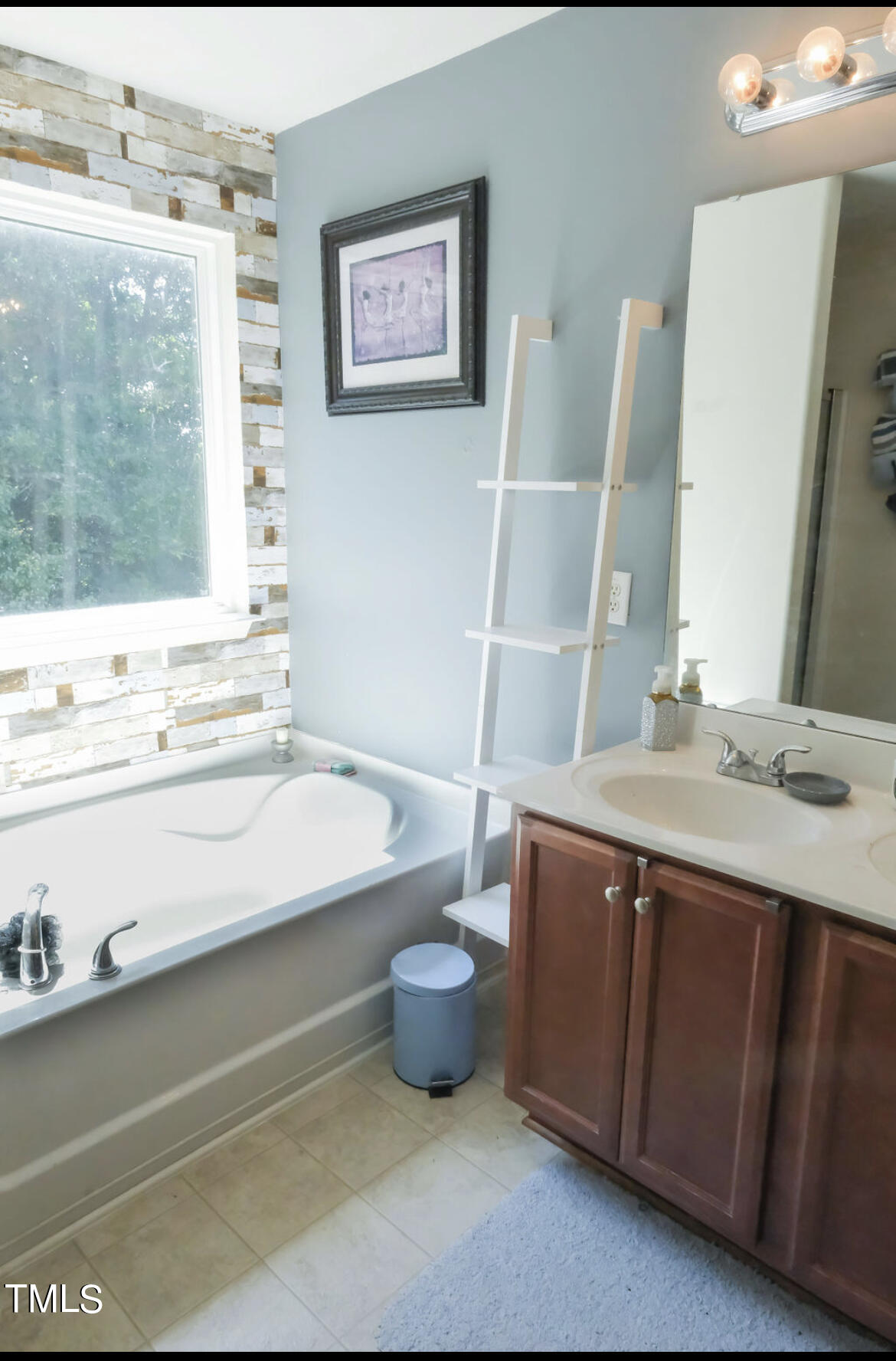 509 Hallie Long Lane