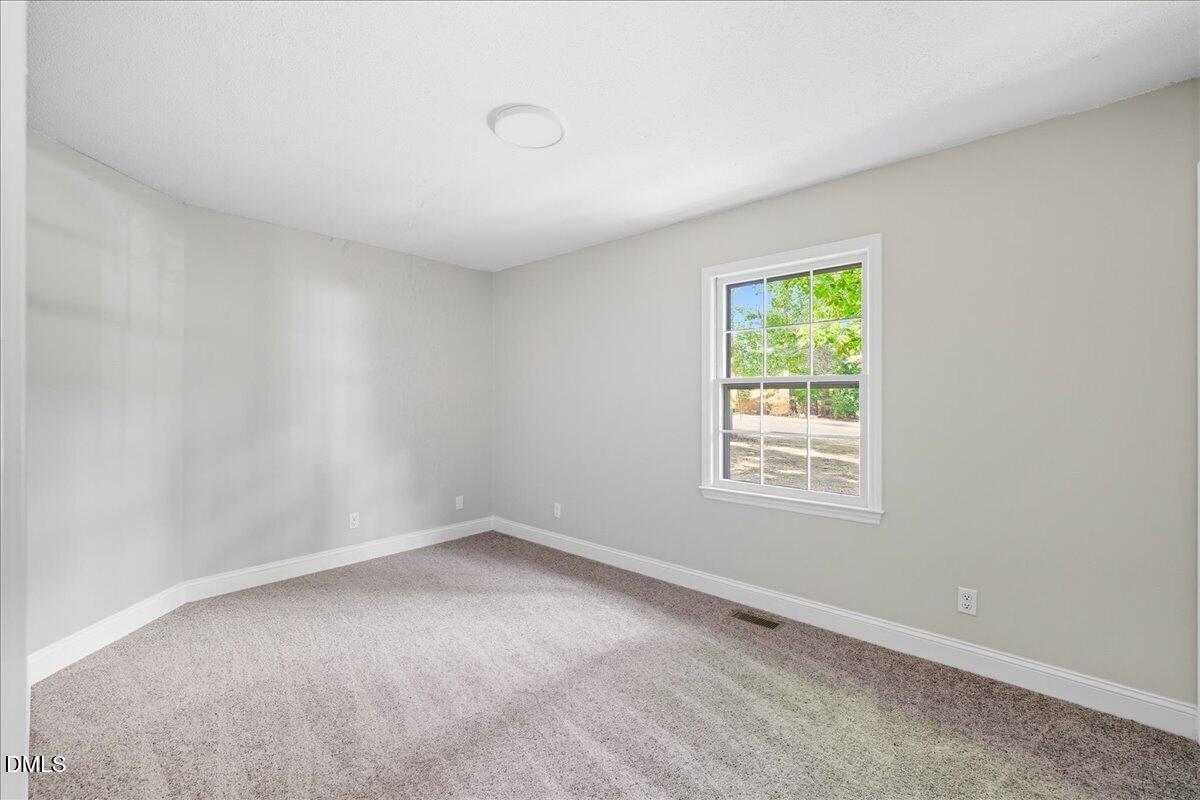 1214 E Oak Drive