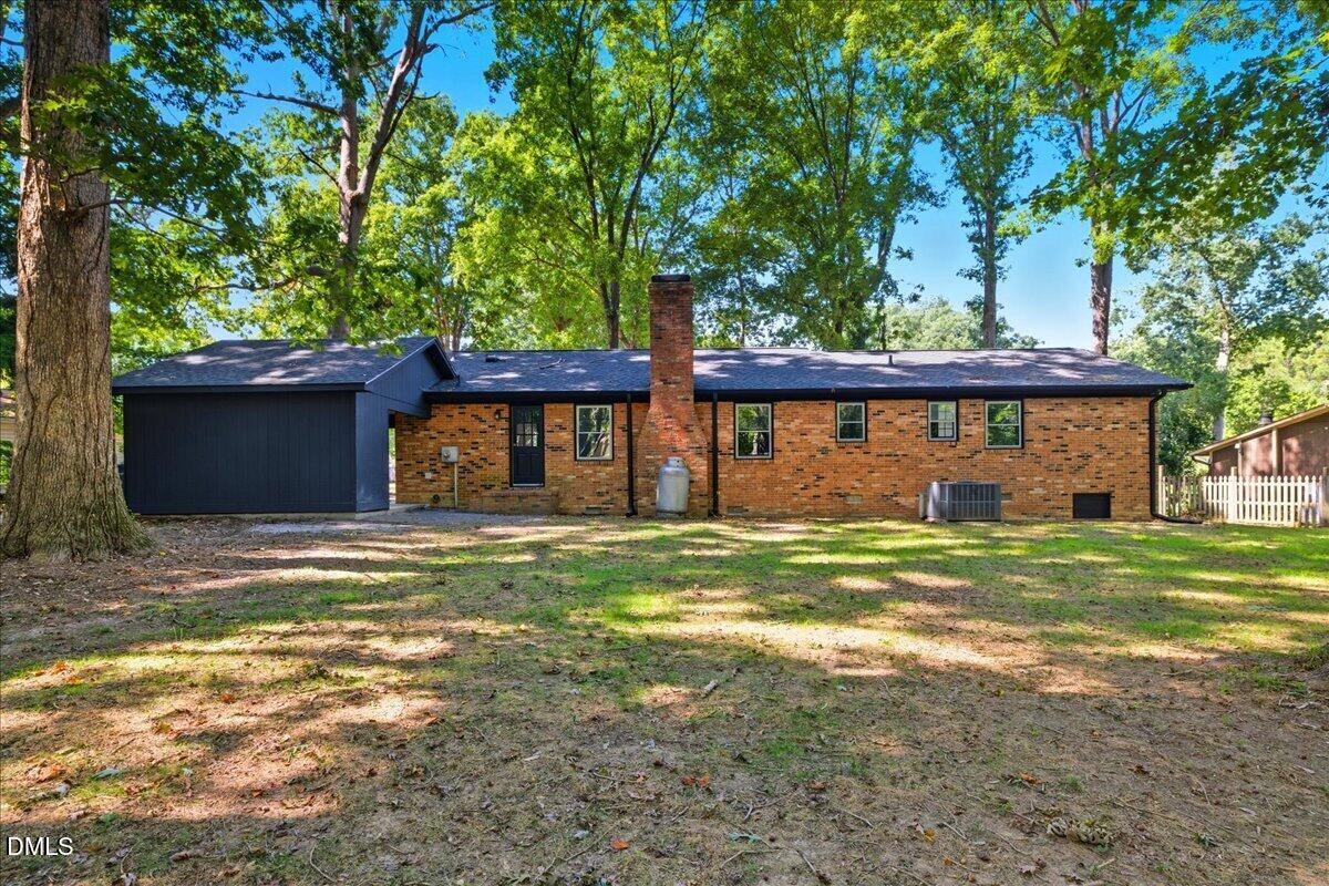 1214 E Oak Drive