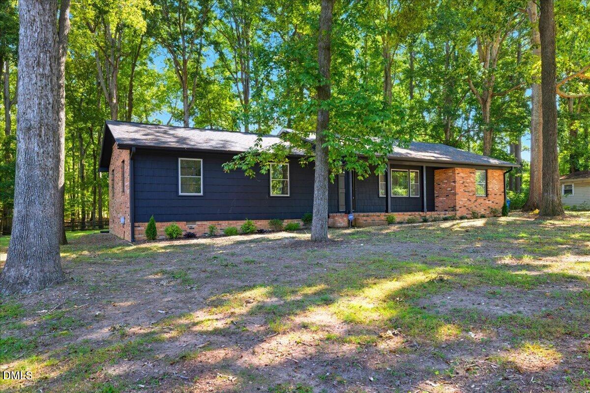 1214 E Oak Drive