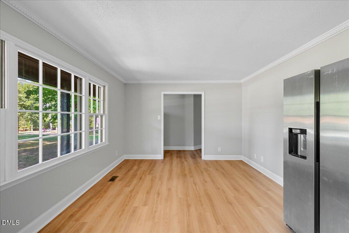 1214 E Oak Drive