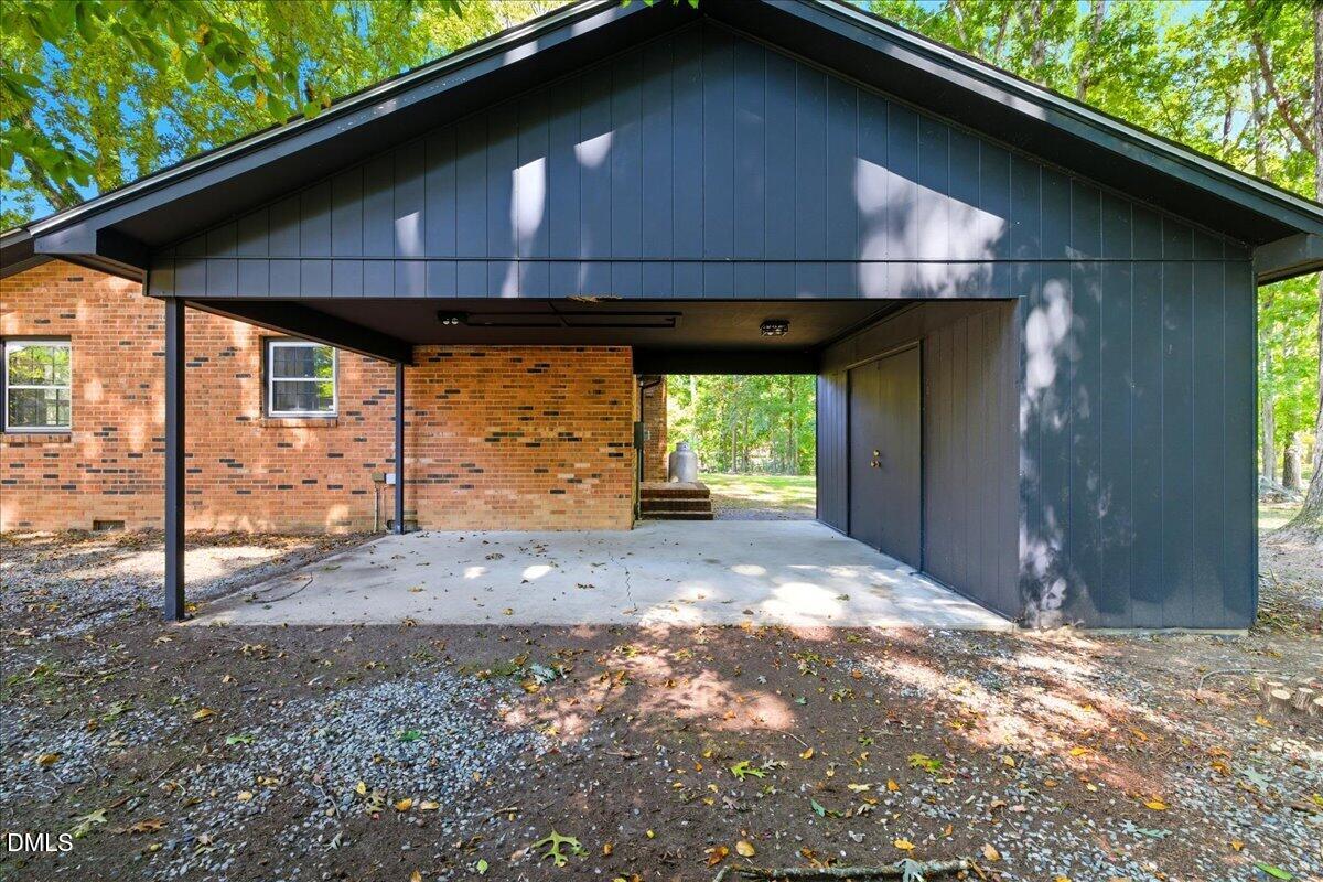 1214 E Oak Drive