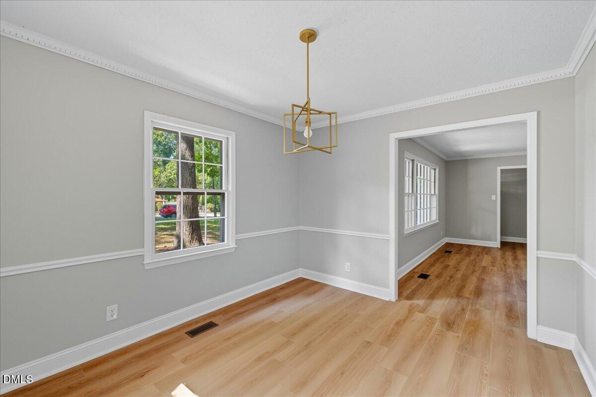 1214 E Oak Drive