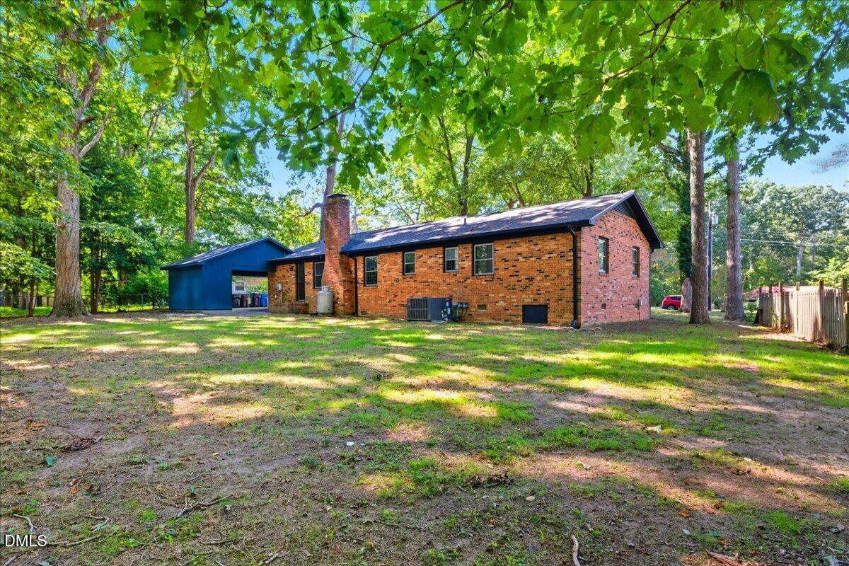 1214 E Oak Drive