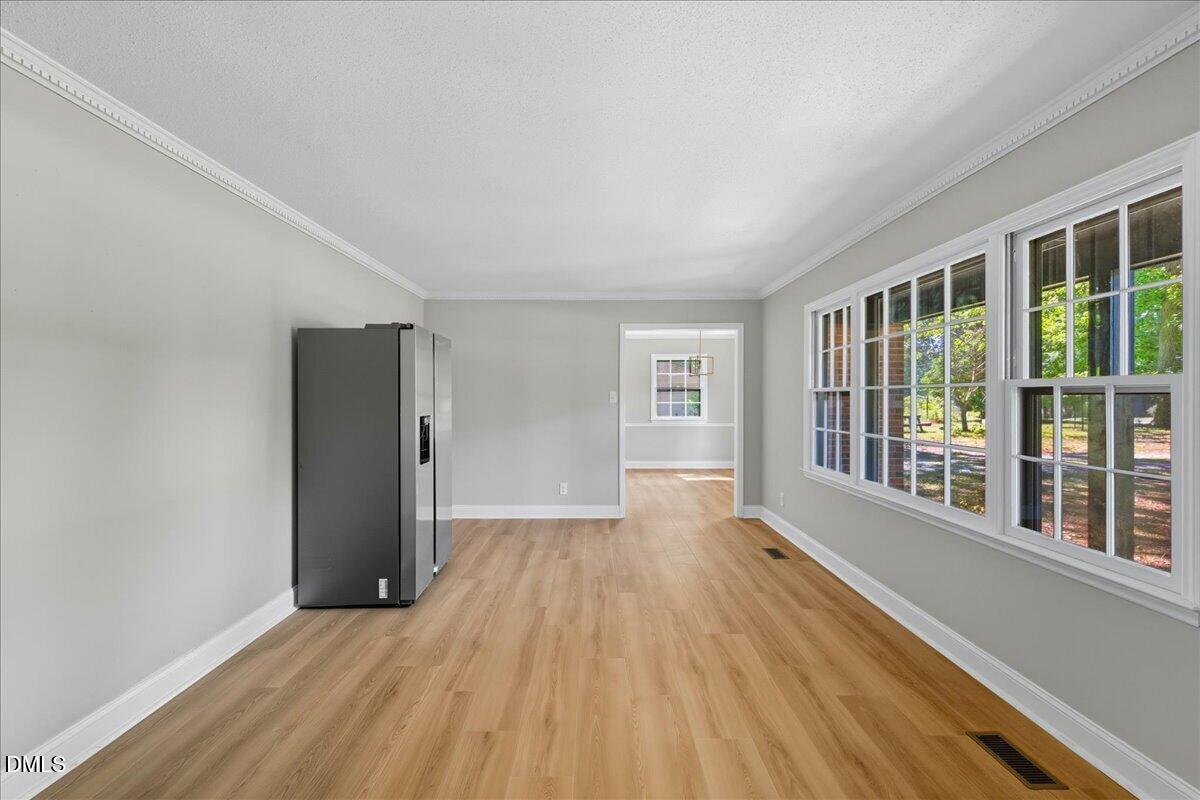1214 E Oak Drive
