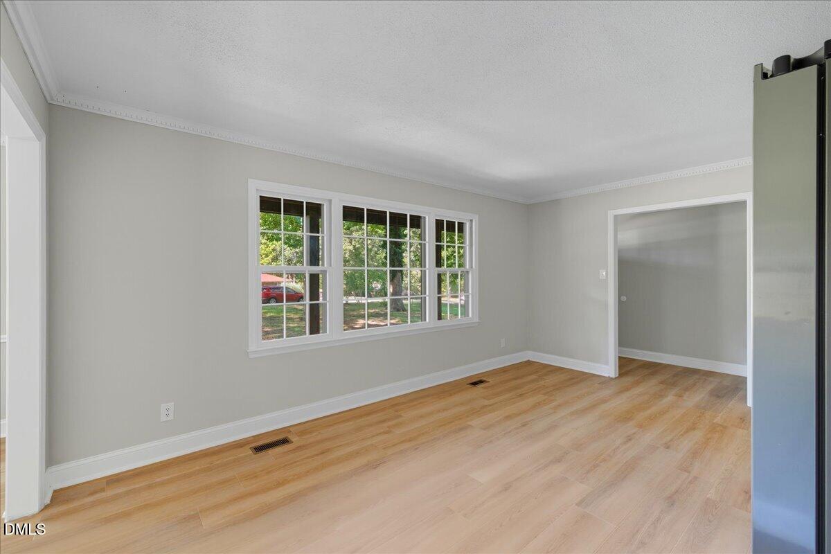 1214 E Oak Drive