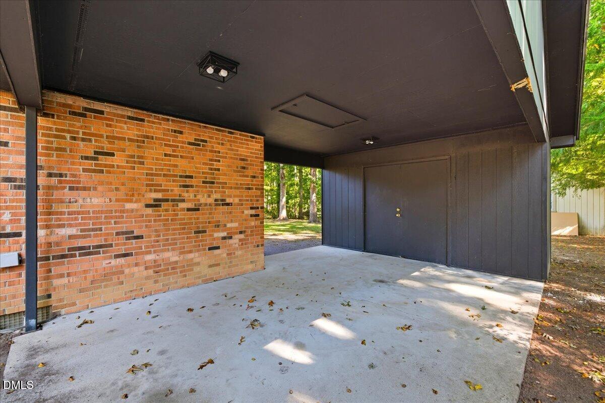 1214 E Oak Drive