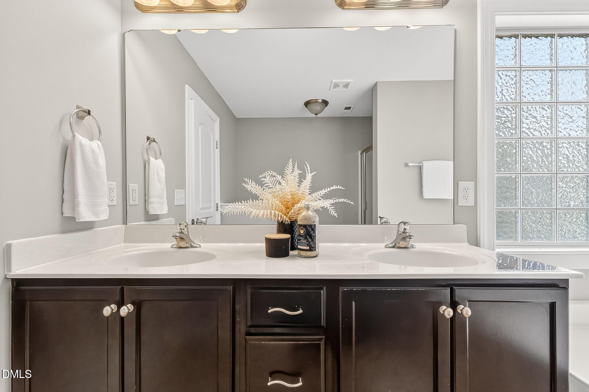 7661 Mapleshire Drive