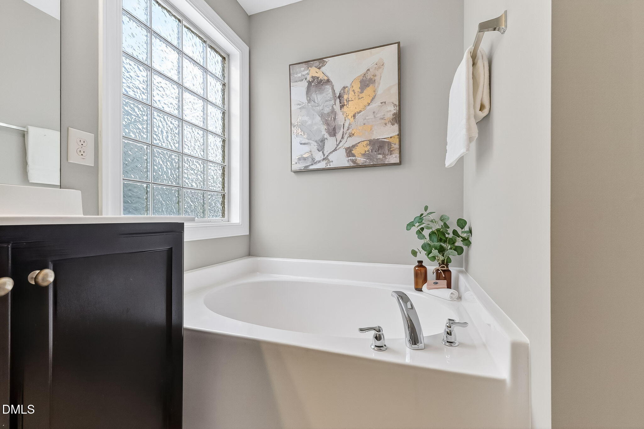 7661 Mapleshire Drive