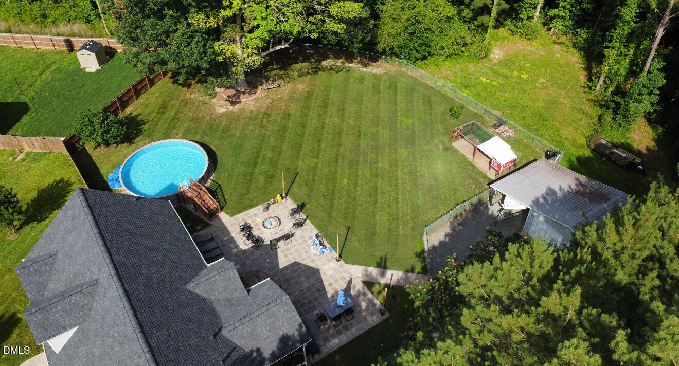 176 E Silverado Court