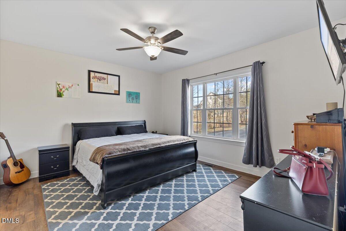 176 E Silverado Court