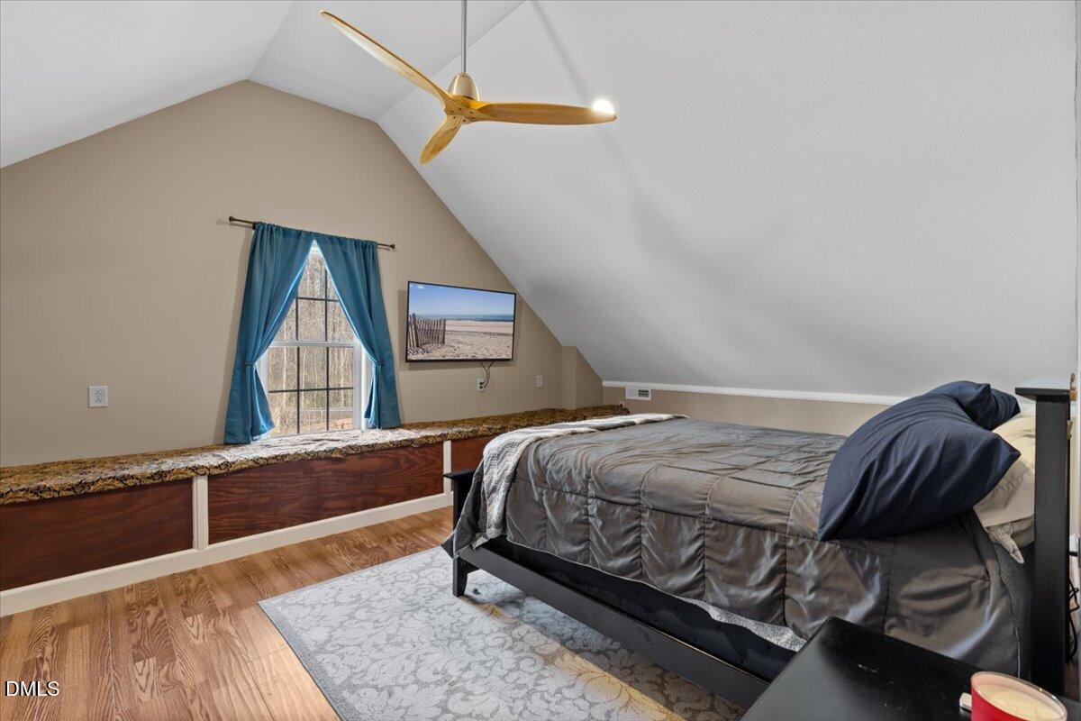 176 E Silverado Court