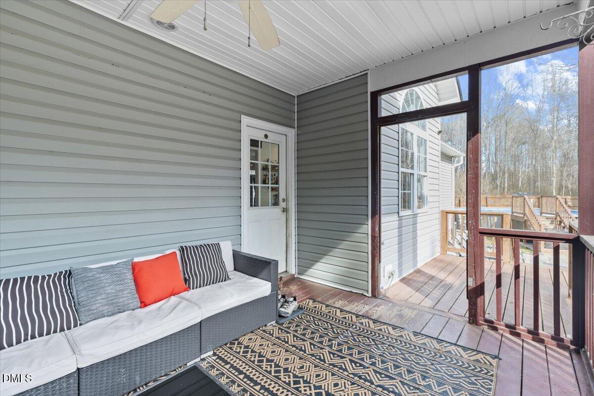 176 E Silverado Court