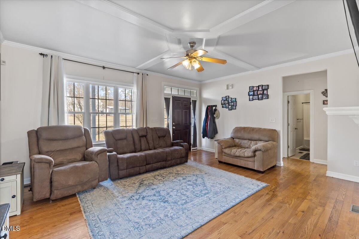 176 E Silverado Court