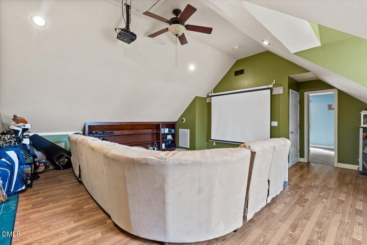 176 E Silverado Court