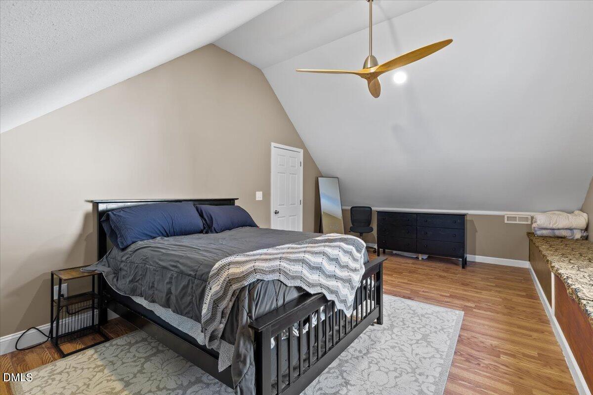 176 E Silverado Court