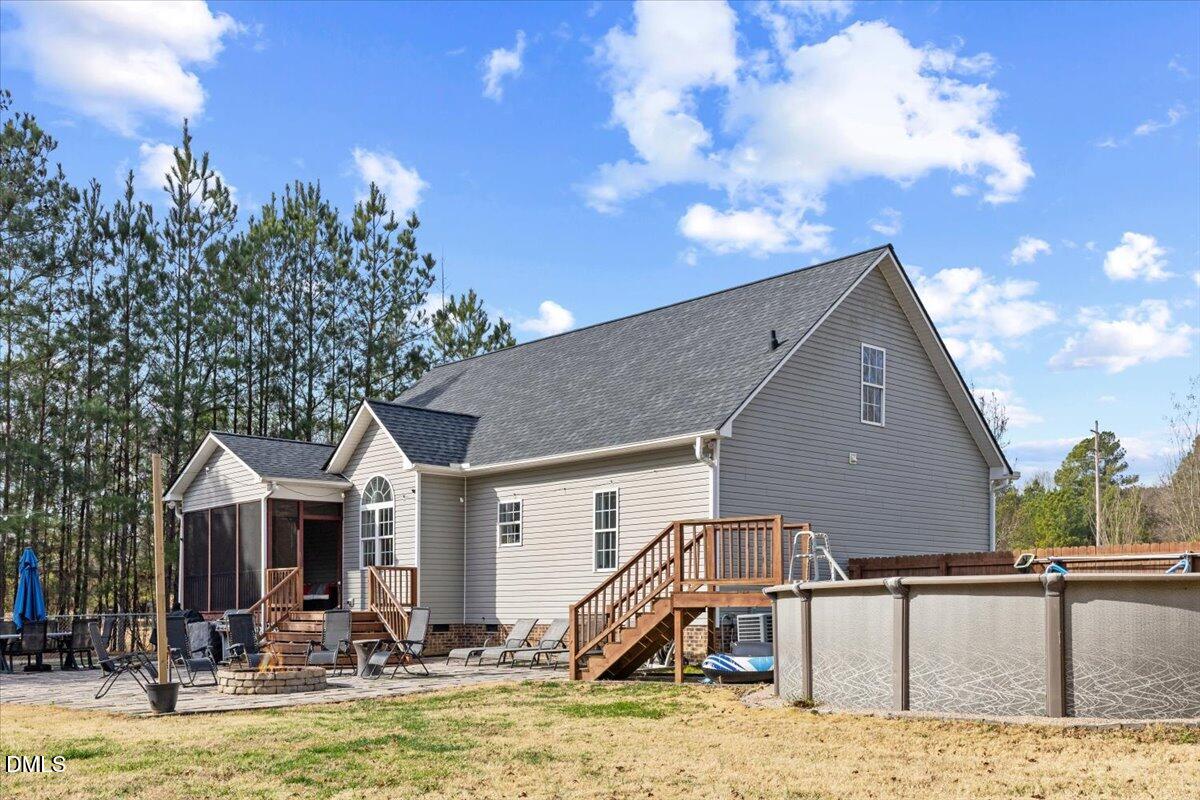 176 E Silverado Court