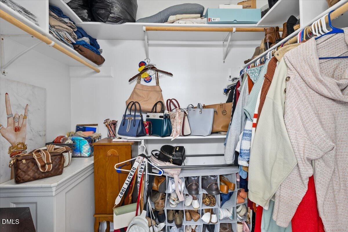 176 E Silverado Court