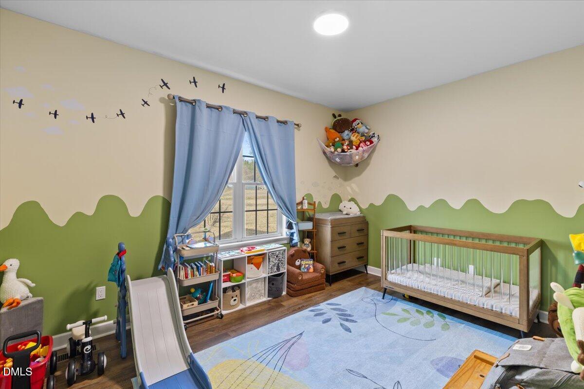 176 E Silverado Court