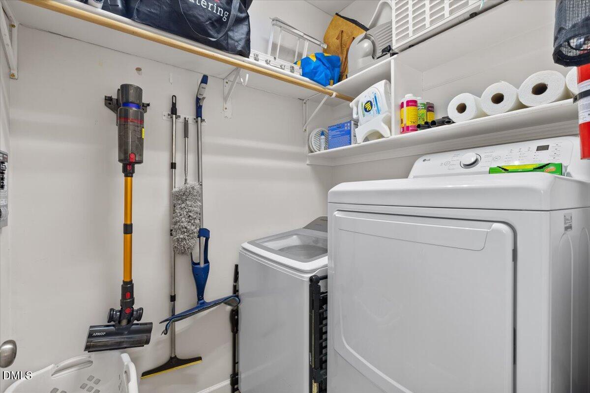 176 E Silverado Court