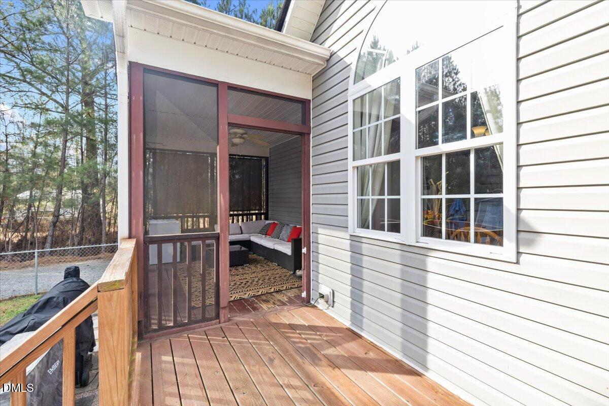 176 E Silverado Court