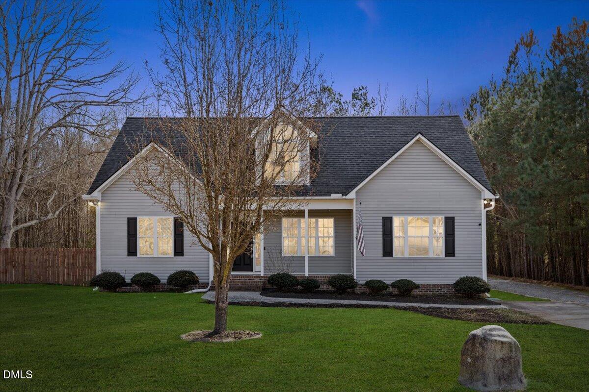 176 E Silverado Court