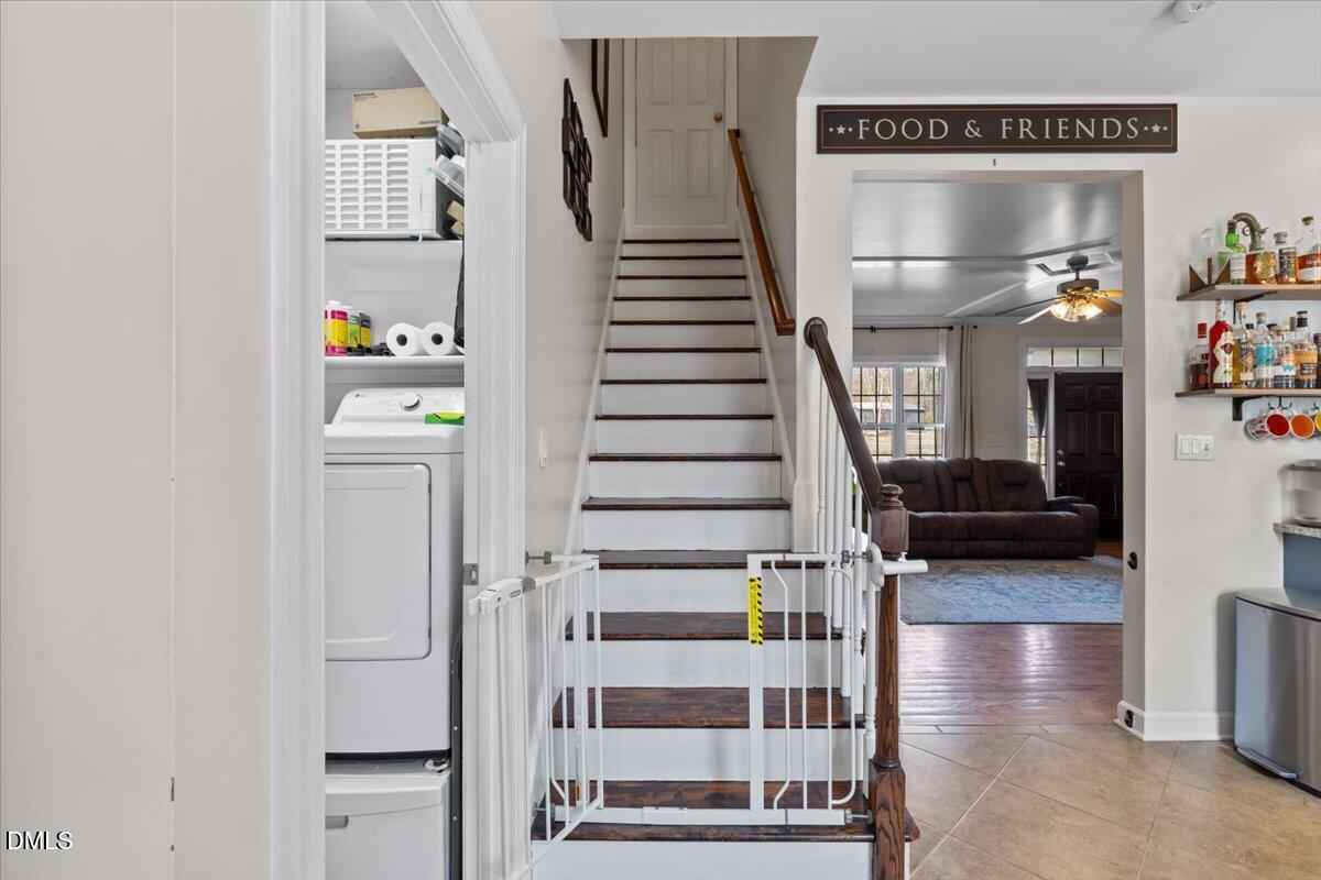 176 E Silverado Court